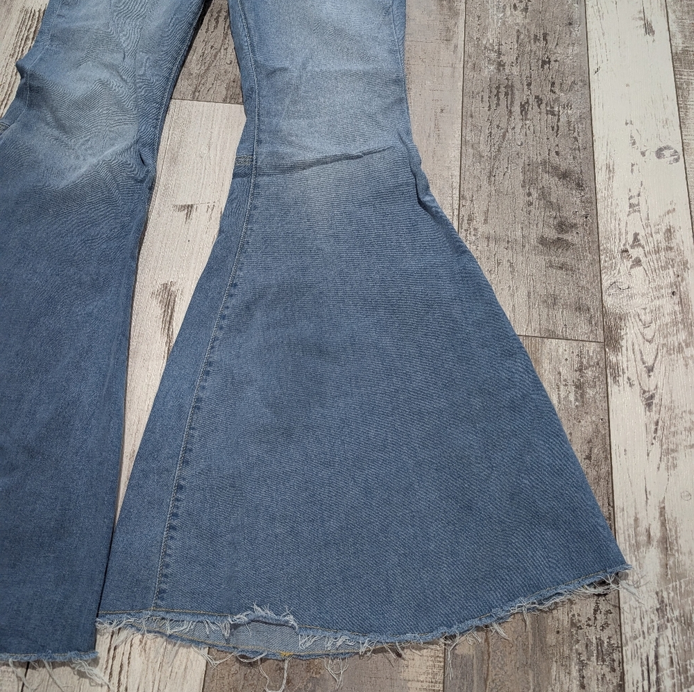 We The Free Just Float‎ On Flare Jeans Women's Size 28 - Picture 5 of 7